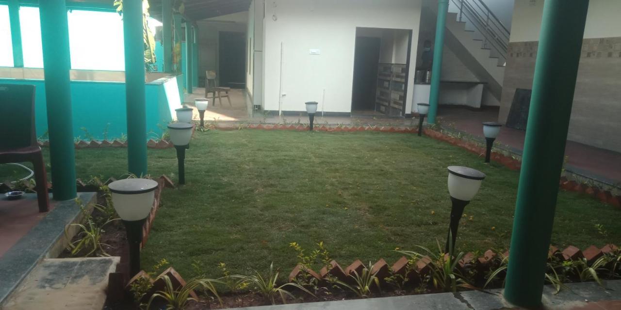 M G Residency Hotel Chikmagalur Exterior photo
