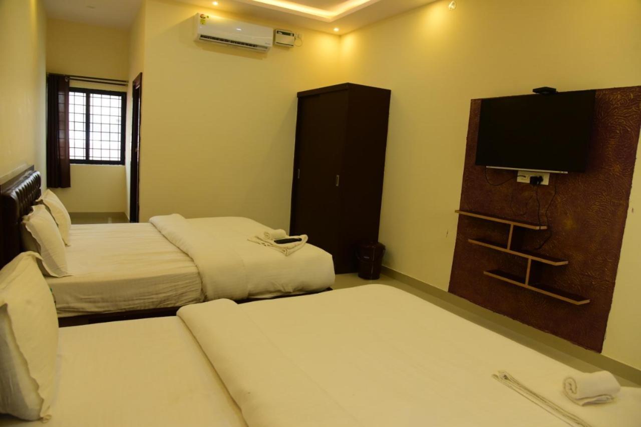 M G Residency Hotel Chikmagalur Exterior photo